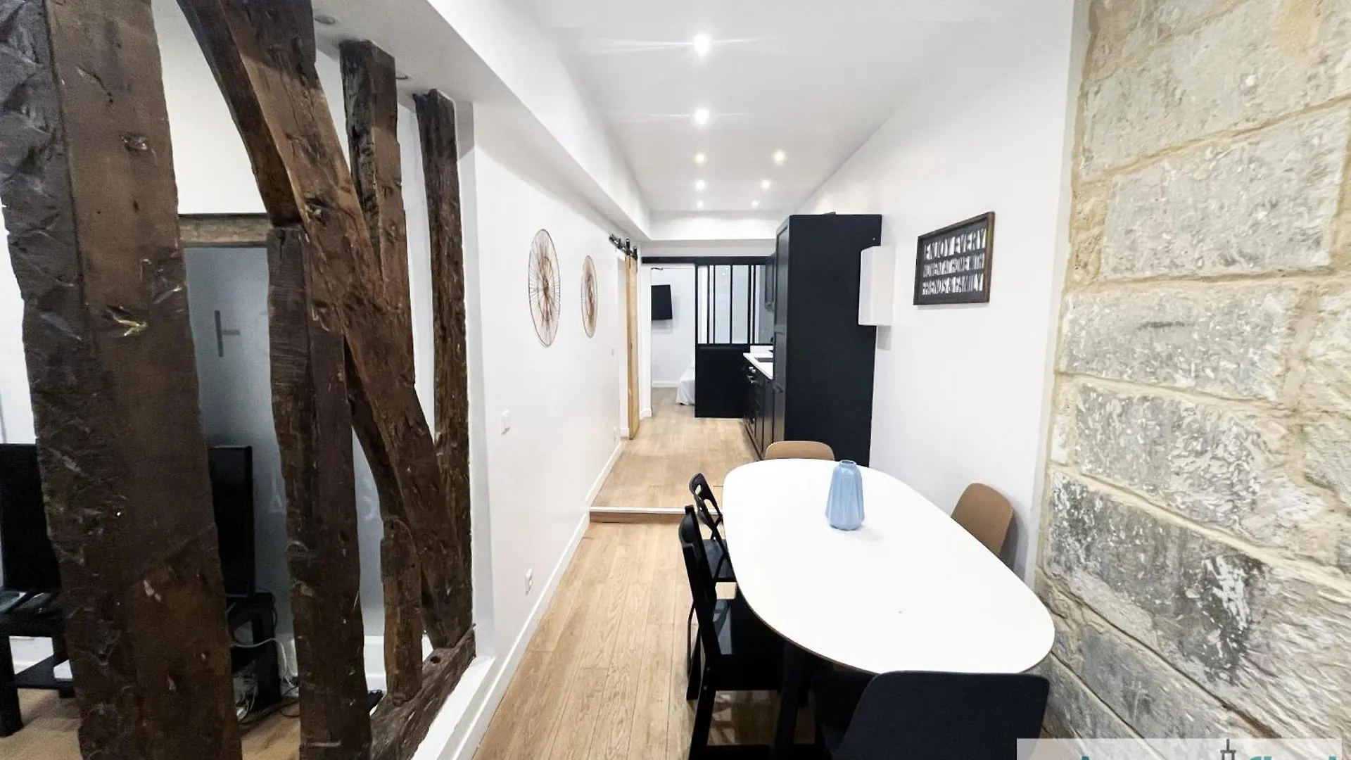 Apartment Urban Flat 52 - Charming 2 Bdr Flat In Center Of Paris