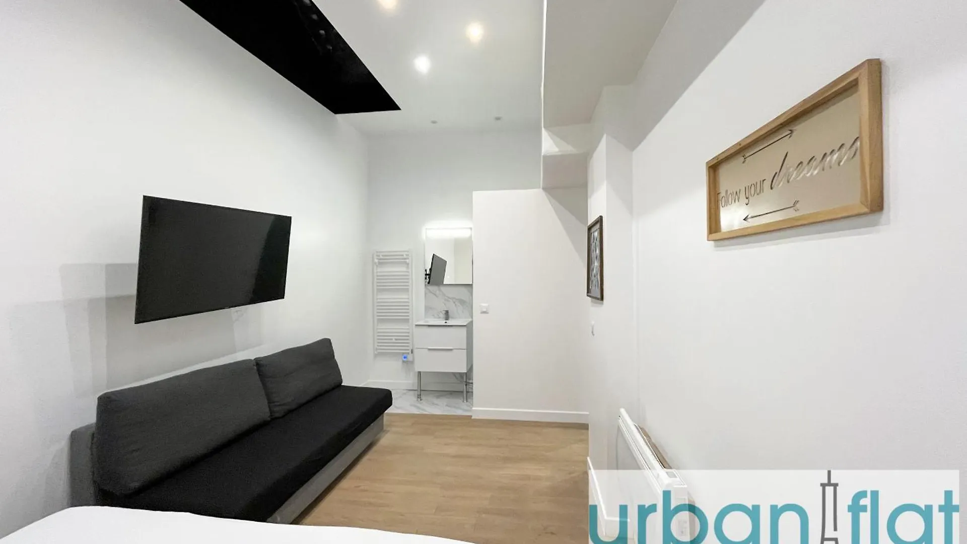 Urban Flat 52 - Charming 2 Bdr Flat In Center Of *